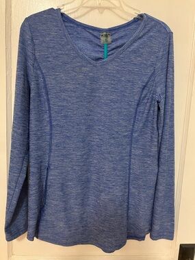 Duluth Trading Women’s Armachillo Blue long sleeve V neck shirt Small